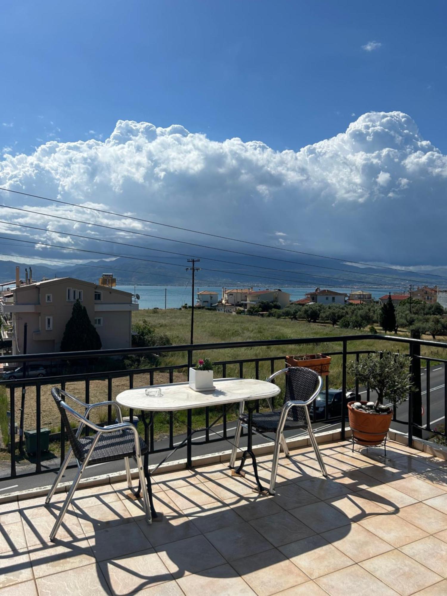 Lena S Apartment Nafpaktos Zewnętrze zdjęcie